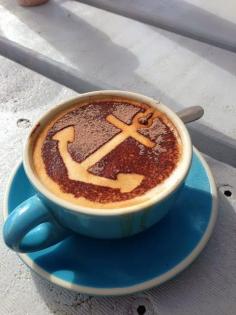 
                    
                        I seriously want to travel all the way to Australia JUST to have one of these adorable latte's with the anchor!!! It's at a super cute beachside restaurant called "The Boat House"
                    
                
