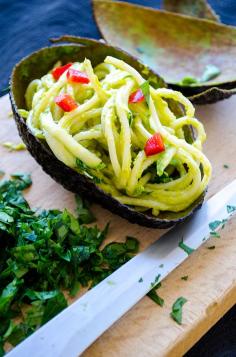 Making this guilt-free vegan creamy avocado pasta is very easy. It has no cream but so creamy and yummy! Garnish with thinly grated zucchini and red pepper. | giverecipe.com | #pasta #avocadorecipes #avocadopasta #healthyrecipes #healthypasta #avocadospaghetti #vegan #vegetarian