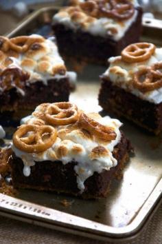 
                    
                        Toasted marshmallow brownies with pretzels
                    
                