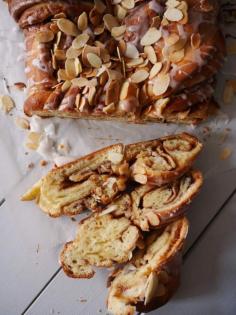 Almond and brioche praline twist (in French)