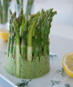What a great way to present vegetables with dip! The Global Girl Raw Vegan Recipes: Raw Vegan Asparagus Dip with Avocado, Dill, Lemon & Garlic