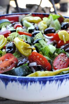 Paleo Greek Salad Recipe with grilled chicken - WOW is all I can say :)