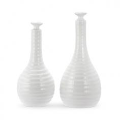 Sophie Conran and Portmeirion have together created a beautiful collection of tableware, cookware and home accessories - designed for modern day living. This award winning collection marries together Sophie`s love of food, design and family. Versatile and practical, it`s perfect for everything from elegant dinner parties to relaxed breakfasts. The Sophie Conran for Portmeirion collection is a beautiful, tactile oven-to-tableware and home accessories collection that is a joy to use every day. The rippled bodies and curved edges have the echo of the potter`s hand. Sophie`s love and respect for contemporary design and traditional craftsmanship harmonises perfectly with Portmeirion. The collection is designed to be multi-functional - the oven-to-tableware pieces look as beautiful on the table as they are practical in the kitchen. Measuring jugs morph into serving pieces whilst the roasting dishes can take centre stage on the table. Each piece of porcelain is able to withstand the rigours of contemporary living, moving with ease from the dishwasher to the microwave, the freezer to the oven. The range now includes a wonderful design especially for Christmas. With mix-and-match red and green patterns synonymous with yuletide merriment, this collection is full of joy and warm festive feelings. Every piece in the collection makes a sophisticated gift, with eye-catching packaging and beautiful wrapping. -Dishwasher safe (non-ceramic component parts should be handwashed)-Microwave safe -Freezer proof-Oven proof - must be at least ½ full with food or liquid before being heated in an oven up to 200°C / 400°F / UK Gas Mark 6-Can go straight from freezer to oven Porcelain, Handwash recommended.