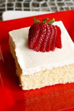 The Cooking Photographer: Sweet and Creamy Tres Leche Cake with Strawberries