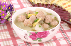 Winter Melon Meatball Soup – light, flavorful, and comforting. Tender winter melon and juicy meatballs make this a perfect homemade soup for the whole family! 