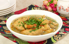 This Chinese fried tofu is crispy on the outside and tender on the inside, paired with flavorful seasonings. It’s a delicious vegetarian dish that works great as a main or side.